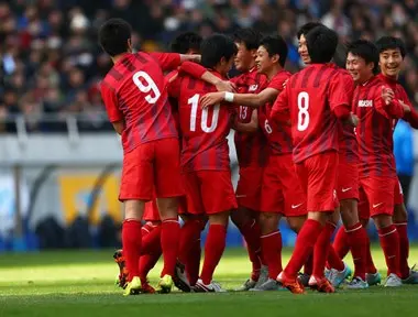初戦から激突 高校サッカー選手権の 4強 が誇る次世代タレント Jリーグ他 集英社のスポーツ総合雑誌 スポルティーバ 公式サイト Web Sportiva 初戦から激突 高校サッカー選手権の 4強 が誇る次世代タレント Jリーグ他 集英社のスポーツ総合雑誌 スポルティーバ 公式サイト Web Sportiva