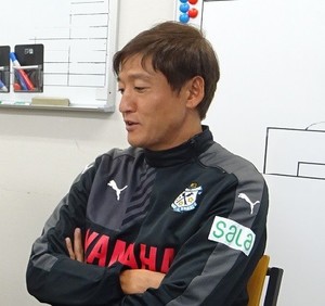 鹿島戦について語る、現・磐田コーチの鈴木秀人氏 Photo by Sportiva