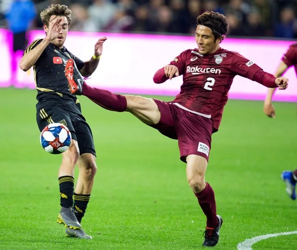 中村俊輔の言葉に共感 那須大亮は常に 攻め の決断を下してきた Jリーグ他 集英社のスポーツ総合雑誌 スポルティーバ 公式サイト Web Sportiva