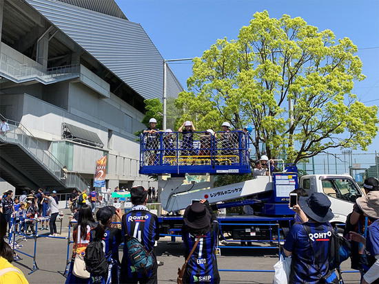 『働く車 大集合！』のイベントは多くの親子づれでにぎわった。photo by Misa Takamura