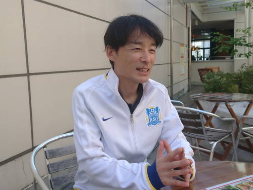 選手育成のスペシャリストとして、中国で活躍している菊原志郎
