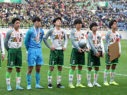 高校サッカー選手権で惜しくも準優勝に終わった、青森山田の選手たち