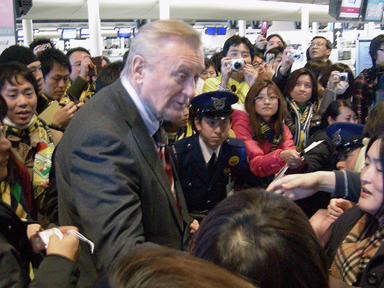 多くのファンに見送られて日本を去ったオシム。photo by Kyodo News