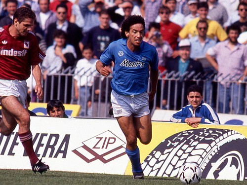 1987－88から６シーズン、セリエＡ・ナポリでプレーしたカレッカ photo by Yamazoe Toshio