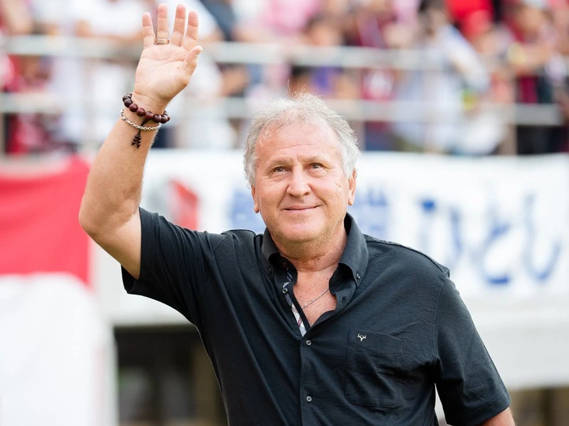 ジーコが緊急来日前に決意を激白 いまアントラーズに伝えたいこと Jリーグ他 集英社のスポーツ総合雑誌 スポルティーバ 公式サイト Web Sportiva