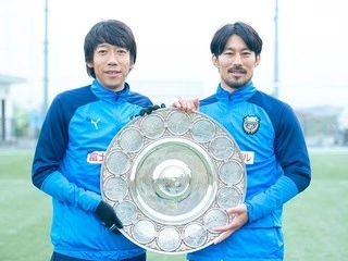 中村憲剛が妻の手紙で知った想い 終わりがあるからこそ美しい Jリーグ他 集英社のスポーツ総合雑誌 スポルティーバ 公式サイト Web Sportiva