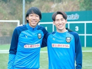 中村憲剛が妻の手紙で知った想い 終わりがあるからこそ美しい Jリーグ他 集英社のスポーツ総合雑誌 スポルティーバ 公式サイト Web Sportiva 中村憲剛が妻の手紙で知った想い 終わりがあるからこそ美しい Jリーグ他 集英社のスポーツ総合雑誌 スポルティーバ 公式サイト Web Sportiva