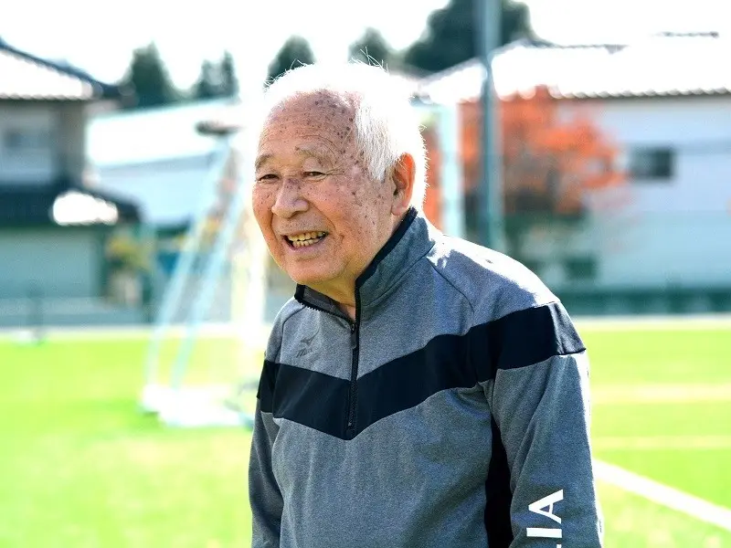 とんねるずも指導した高校サッカーの名伯楽 選手が勝手に育つ練習とは Jリーグ他 集英社のスポーツ総合雑誌 スポルティーバ 公式サイト Web Sportiva