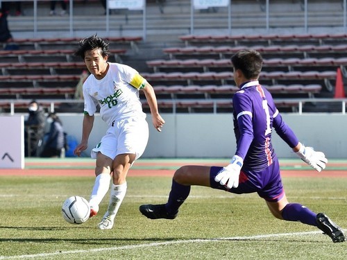 高校サッカー選手権ベスト８に進んだ昌平。須藤直輝がゴールを決める