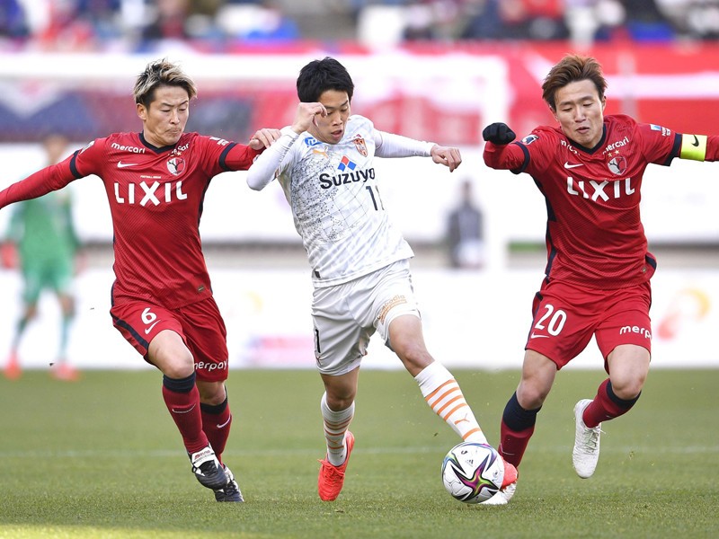 ｊ開幕戦番狂わせ勝利の功労者は 世界でも希少なフィーゴ似ウイング Jリーグ他 集英社のスポーツ総合雑誌 スポルティーバ 公式サイト Web Sportiva