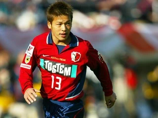 加地亮が選ぶ日本人sbベスト10 内田篤人や長友佑都より強烈な選手がいた サッカー代表 集英社のスポーツ総合雑誌 スポルティーバ 公式サイト Web Sportiva