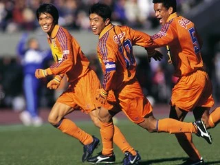 歴代jリーガーの 精神的支柱ベスト5 をパンサー尾形が選出 No 1は チームを劇的に変える選手 Jリーグ他 集英社のスポーツ総合雑誌 スポルティーバ 公式サイト Web Sportiva 歴代jリーガーの 精神的支柱ベスト5 をパンサー尾形が選出 No 1は チームを劇的に変える選手 Jリーグ他 集英社のスポーツ総合雑誌 スポルティーバ 公式サイト Web Sportiva