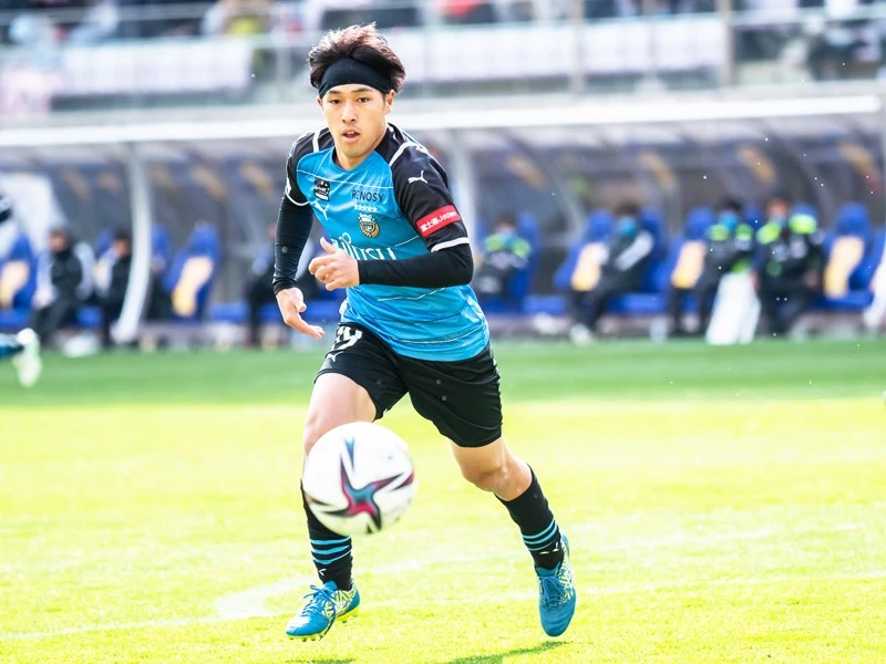 王者川崎で新風を巻き起こすシンデレラボーイ その稀有な経歴とは Jリーグ他 集英社のスポーツ総合雑誌 スポルティーバ 公式サイト Web Sportiva 王者川崎で新風を巻き起こすシンデレラボーイ その稀有な経歴とは Jリーグ他 集英社のスポーツ総合雑誌 スポルティーバ 公式サイト Web Sportiva
