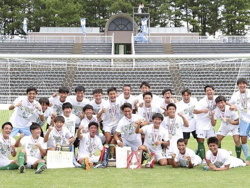 圧倒的に強い青森山田の”ラスボス”ぶりが、高校サッカー界にもたらす