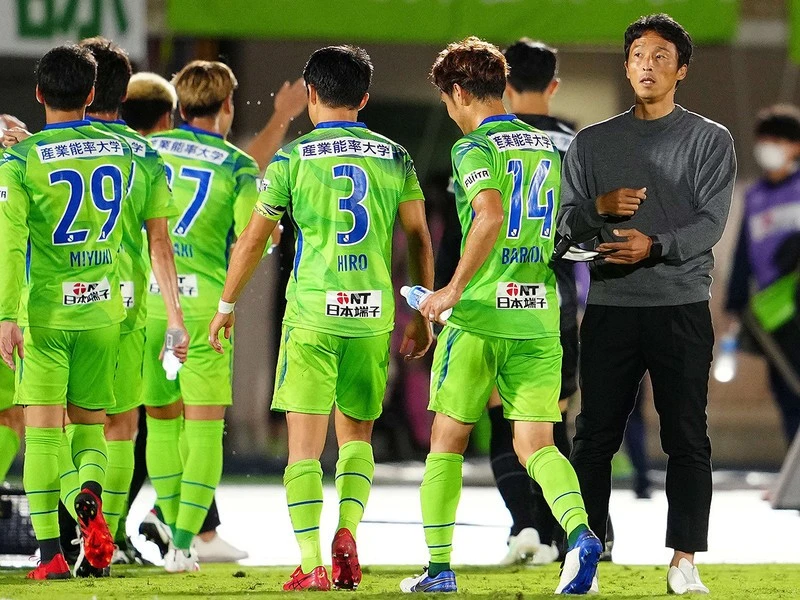 J1残留を争う湘南ベルマーレ山口智監督 足りないのは 遊び心みたいなもの Jリーグ他 集英社のスポーツ総合雑誌 スポルティーバ 公式サイト Web Sportiva J1残留を争う湘南ベルマーレ山口智監督 足りないのは 遊び心みたいなもの Jリーグ他 集英社のスポーツ総合雑誌 スポルティーバ 公式サイト Web Sportiva