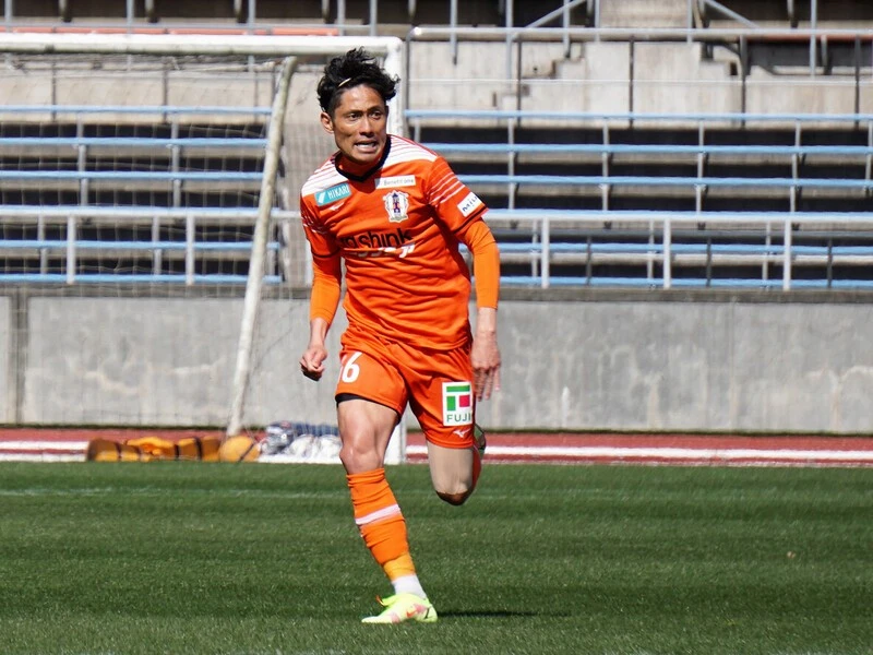 森脇良太 俺 もう無理っす から愛媛fcに15年ぶりの復帰 もとはネガティブ な男はなぜムードメーカーになったのか Jリーグ他 集英社のスポーツ総合雑誌 スポルティーバ 公式サイト Web Sportiva