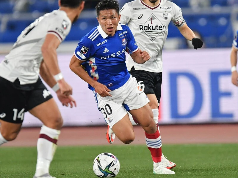 サッカーは多く走ったほうが強い J1各チームの平均走行距離を比較してみた Jリーグ他 集英社のスポーツ総合雑誌 スポルティーバ 公式サイト Web Sportiva