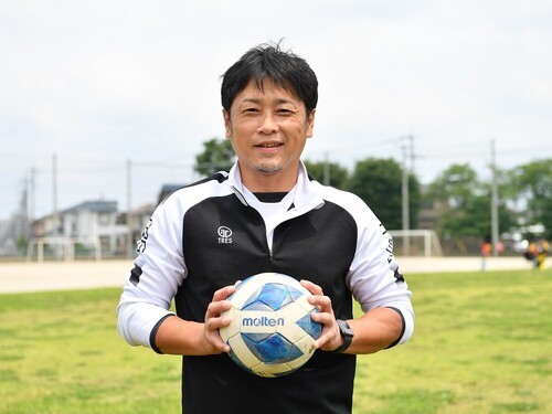 現在は埼玉県内で少年サッカーチームのコーチを務めている山田暢久氏