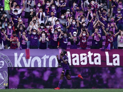 日本のサッカーファンに特別な感情を抱いているピーター・ウタカ