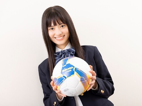 高校サッカー選手権の18代目応援マネージャーに就任した凛美さん