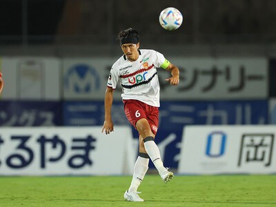 2022年、現役でプレーしていた当時の渡部博文現レノファ山口FC社長photo by YUTAKA/AFLO SPORT