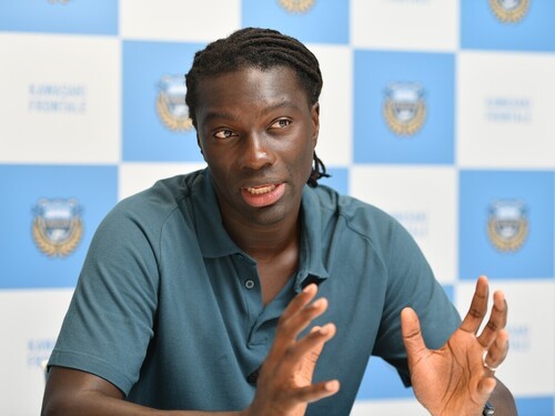 元フランス代表FWゴミスが、日本のサッカーや育成、ファンについて語った　photo by Kishiku Torao