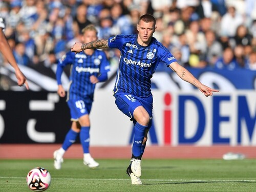 ミッチェル・デュークが「ワクワクする」と語るFC町田ゼルビア優勝への挑戦「いや、練習は本当にきついんだよ（笑）」 | web Sportiva  (スポルティーバ)