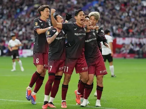 今季のJ1を制したヴィッセル神戸。来季は３連覇に挑む　photo by Ushijima Hisato
