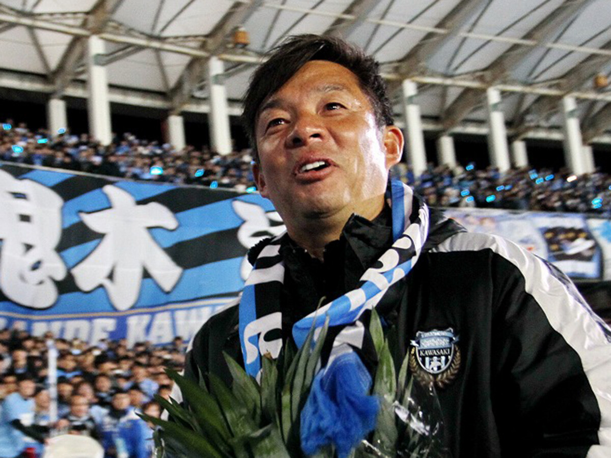 川崎フロンターレ・鬼木達監督「涙の退任セレモニー」に違和感 「自分たちのサッカー」とは？