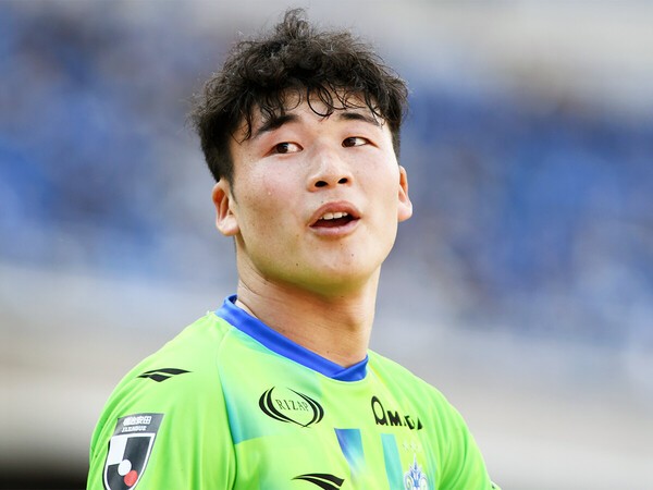開幕４試合で３ゴールを奪っている21歳の鈴木章斗　photo by AFLO