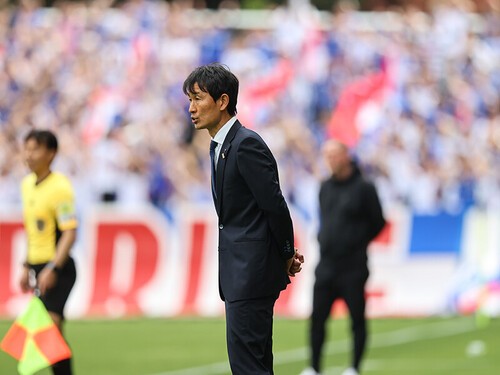 横浜Ｆ・マリノスを破り暫定首位に立ったアビスパ福岡の金明輝監督photo by J.LEAGUE/J.LEAGUE via Getty Images