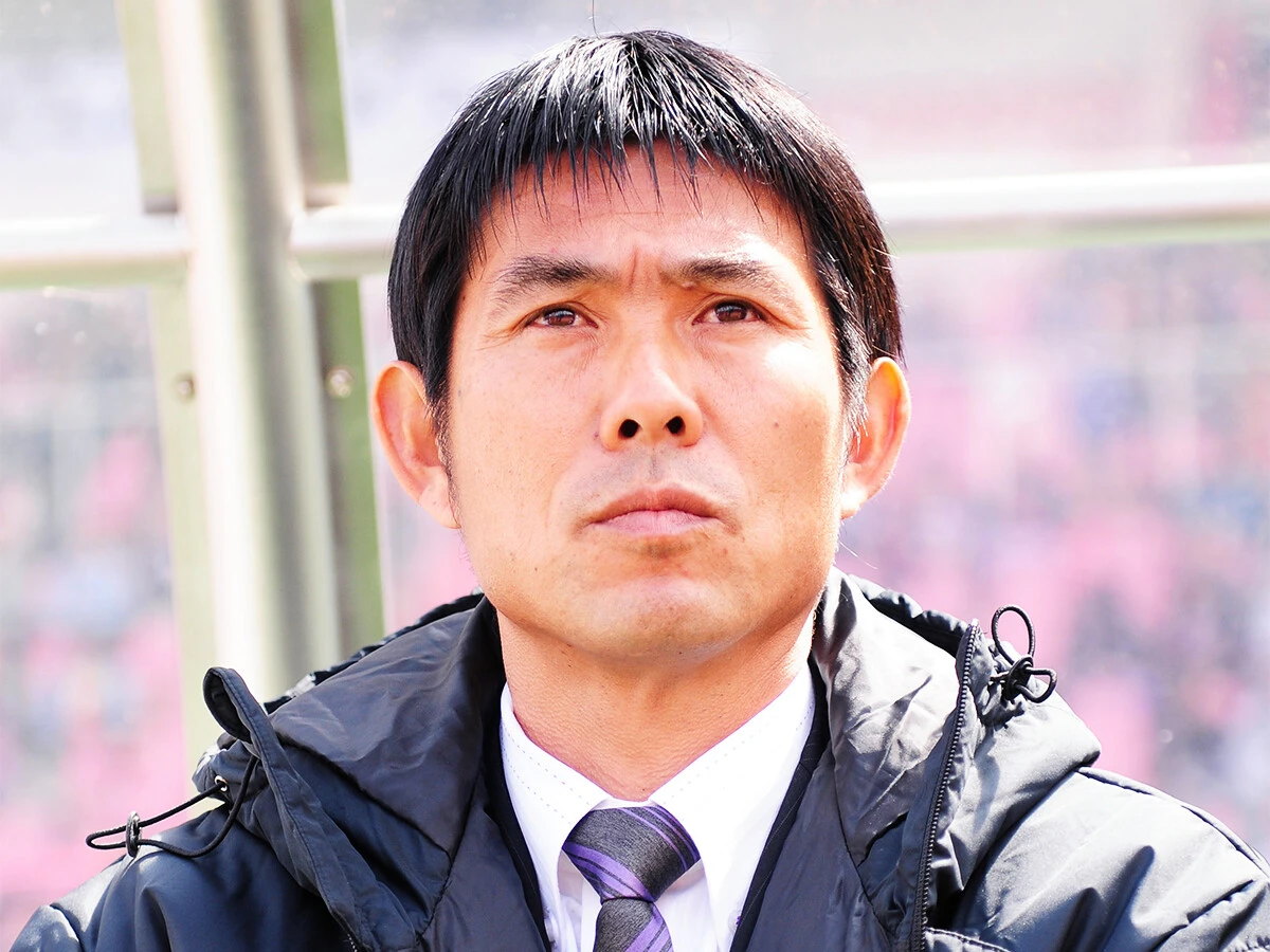 サンフレッチェ広島に帰ってきた森保一監督は当時43歳　photo by AFLO