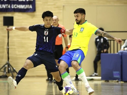 フットサルの日本対ブラジル戦が行なわれた　photo by Fujita Masato