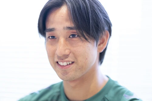 自らが育った東京ヴェルディのアカデミー時代について語る横山暁之　photo by Fujimaki Goh