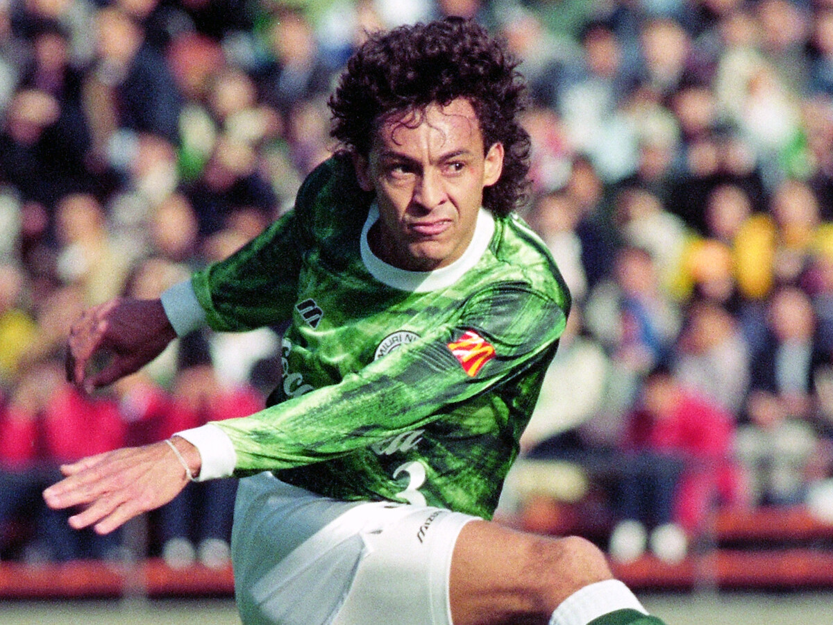 Jリーグ2代目MVPペレイラは日本人の手本となった　経験豊富なブラジル人CBの読みの鋭さ