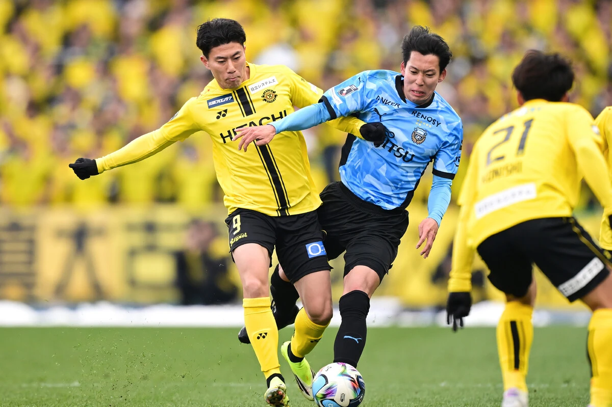 ワールドカップイヤーの今年、Jリーグはシーズン移行を前に特別大会を開催中だ　photo by Aflo Sport