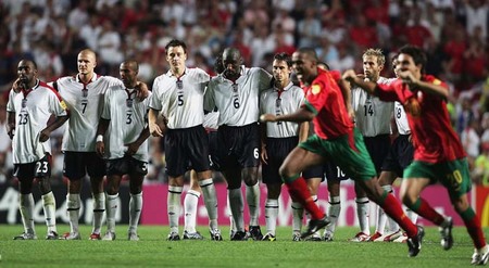 Euro 04年ポルトガル対イングランド 混在するファンが美しかった 海外サッカー 集英社のスポーツ総合雑誌 スポルティーバ 公式サイト Web Sportiva