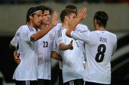 自他ともに認めるＶ候補のドイツは、イスラエルとのテストマッチを２－０と快勝した。