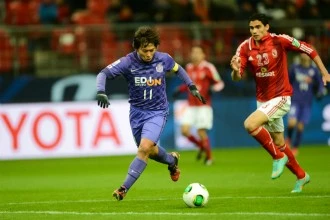 クラブw杯 エース佐藤寿人もあと一歩届かず 広島の敗因はどこにあったのか 海外サッカー 集英社のスポーツ総合雑誌 スポルティーバ 公式サイト Web Sportiva クラブw杯 エース佐藤寿人もあと一歩届かず 広島の敗因はどこにあったのか 海外サッカー 集英社のスポーツ総合雑誌 スポルティーバ 公式サイト Web Sportiva