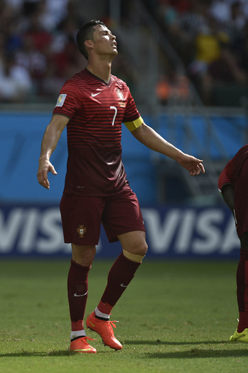 キャプテンｃ ロナウドがポルトガル代表で輝けない理由 海外サッカー 集英社のスポーツ総合雑誌 スポルティーバ 公式サイト Web Sportiva