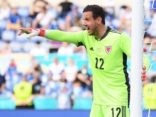 頼むからゴールにいてくれと批判された Fkも蹴ったチラベルトが語るgk像の変化 海外サッカー 集英社のスポーツ総合雑誌 スポルティーバ 公式サイト Web Sportiva 頼むからゴールにいてくれと批判された Fkも蹴ったチラベルトが語るgk像の変化 海外サッカー 集英社のスポーツ総合雑誌 スポルティーバ 公式サイト Web Sportiva