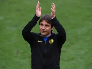 語り継がれる中田英寿の伝説 あの日セリエaでイタリア人の度肝を抜いた 海外サッカー 集英社のスポーツ総合雑誌 スポルティーバ 公式サイト Web Sportiva 語り継がれる中田英寿の伝説 あの日セリエaでイタリア人の度肝を抜いた 海外サッカー 集英社のスポーツ総合雑誌 スポルティーバ 公式サイト Web Sportiva