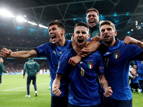 イタリア対スペインの激闘に見た欧州サッカーの神髄 Pk戦勝利はイタリアへのご褒美かもしれない 海外サッカー 集英社のスポーツ総合雑誌 スポルティーバ 公式サイト Web Sportiva
