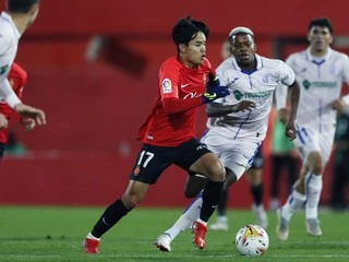 中田英寿を上回る天才に起きた悲劇 リーガに ぶっとんだ自信 で挑んだ 海外サッカー 集英社のスポーツ総合雑誌 スポルティーバ 公式サイト Web Sportiva