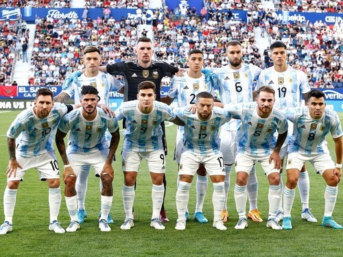 メッシは５回目のｗ杯でついに頂点に立つのか 今回のアルゼンチンは伝統を進化させ大エースをうまく使う新しいモデル 海外サッカー 集英社のスポーツ総合雑誌 スポルティーバ 公式サイト Web Sportiva