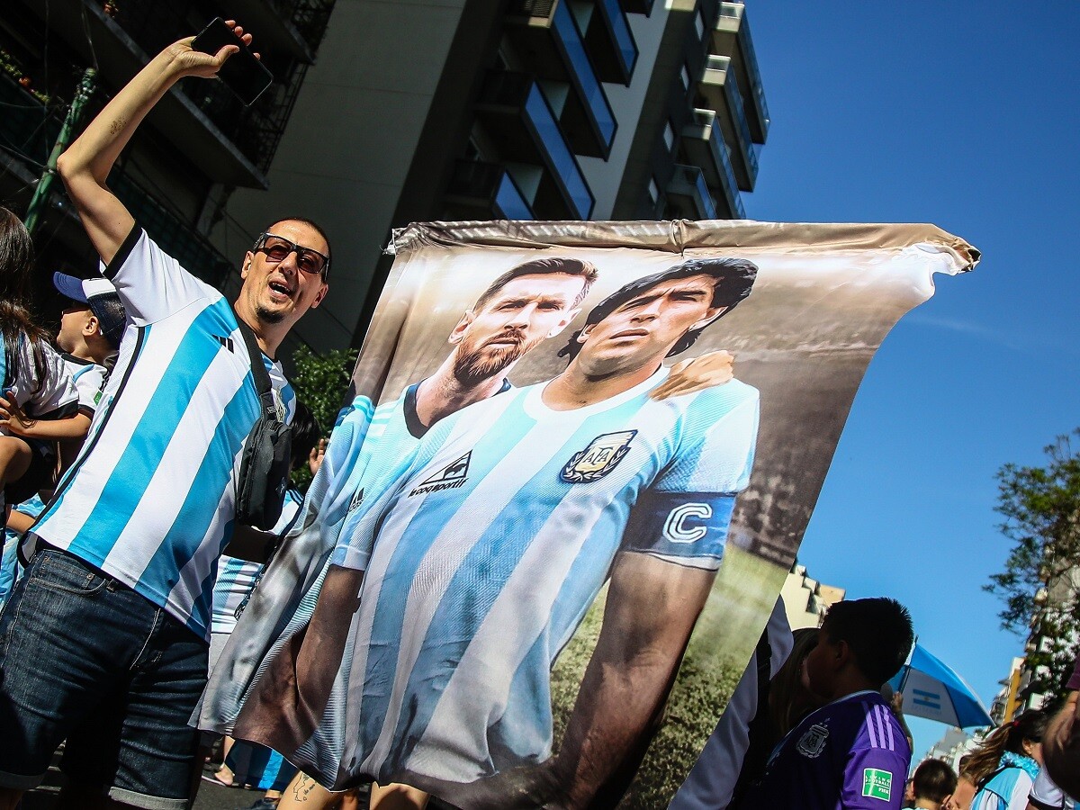 Ｗ杯優勝のメッシはマラドーナを超えたのか。アルゼンチンサッカーを40年追ってきた自国ベテラン記者の見解