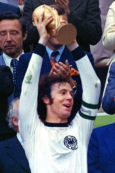 1974年、Ｗ杯で優勝した当時の西ドイツ主将フランツ・ベッケンバウアー photo by AP／AFLO
