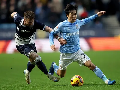 ミルウォール戦に２列目右サイドで先発、勝利に貢献した坂元達裕（コベントリー）photo by PA Images/AFLO