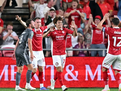 ミルトン・キーンズ・ドンズ戦で今季初ゴールを決めた平河悠（ブリストル・シティ） photo by Dan Mullan/Getty Images