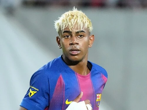 バルセロナの10番として新シーズンに臨むラミン・ヤマル　photo by Getty Images